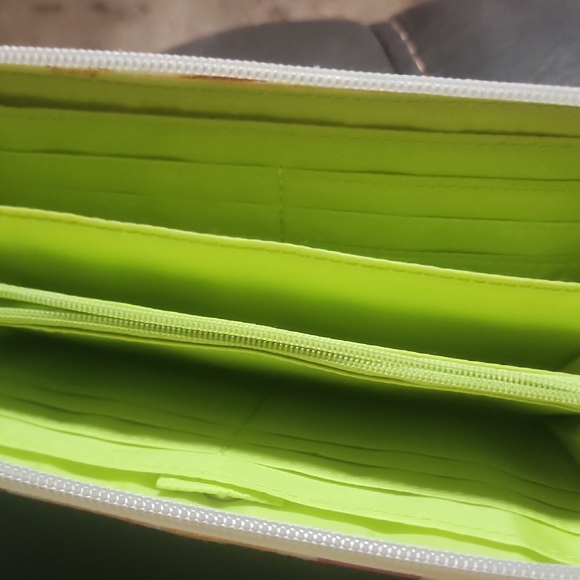 Lily Bloom Multicolor Patterned Wallet - Picture 4 of 4